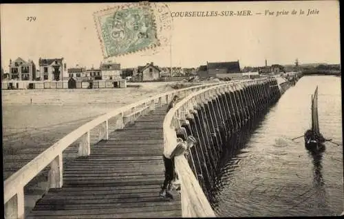 Ak Courseulles-sur-Mer Calvados, Vue prise de la Jetée