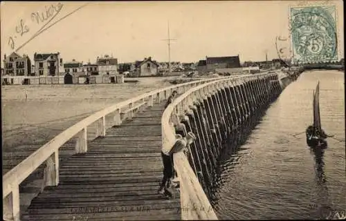 Ak Courseulles sur Mer Calvados, Vue prise de la Jetée