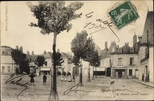 Ak Baugé Maine et Loire, Place Saint Laurent, Restaurant