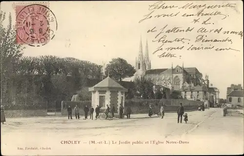Ak Cholet Maine et Loire, Le Jardin public et l'Église Notre Dame