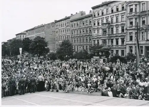 Foto Berlin Kreuzberg, Bert Sass, Franz Mehring Damm, Seifenkisten Rennen 1951, Startrampe