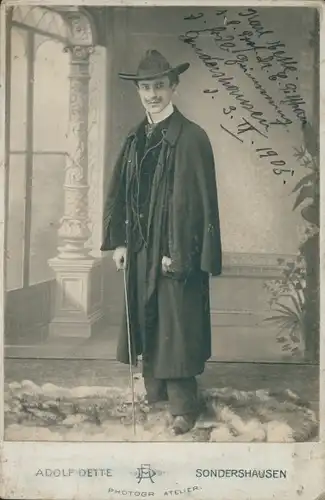 Kabinett Foto Adolf Dette Sondershausen, Mann in Wanderkleidung, Portrait, 1905