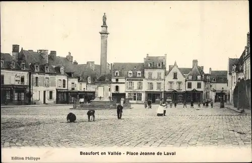 Ak Beaufort en Vallee Beaufort en Anjou Maine et Loire, Place Jean de Laval