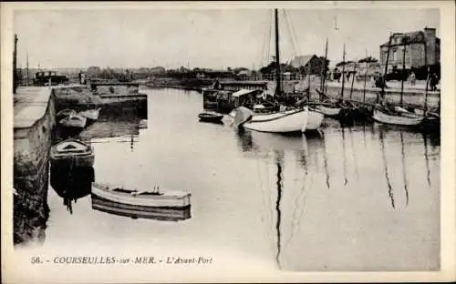 Ak Courseulles sur Mer Calvados, L'Avant Port