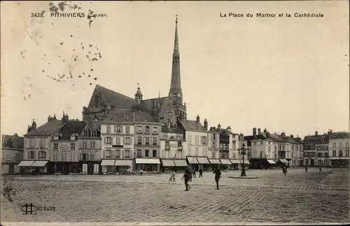 Ak Pithiviers Loiret, La Place du Martroi et la Cathédrale