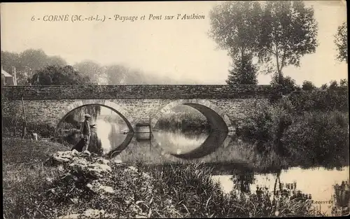 Ak Corne Maine et Loire, Paysage et Pont sur l'Athion