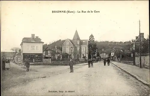 Ak Brionne Eure, La Rue de la Gare