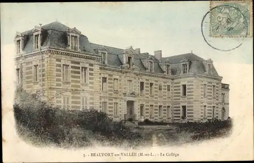 Ak Beaufort en Vallee Beaufort en Anjou Maine et Loire, Le Collège