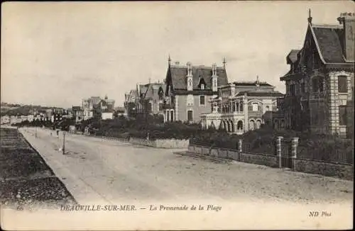 Ak Deauville sur Mer Calvados, La Promenade de la Plage