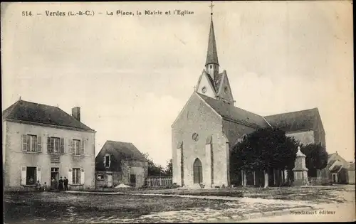 Ak Verdes Loir et Cher, La Place, la Mairie, l'Église