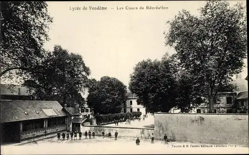 Ak Vendôme Loir et Cher, Le Lycée, Les Cours de Récréation