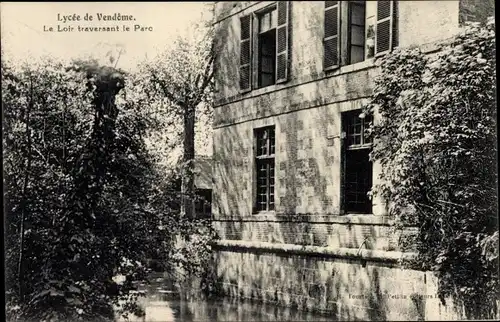 Ak Vendôme Loir et Cher, Lycée, Le Loir traversant le Parc