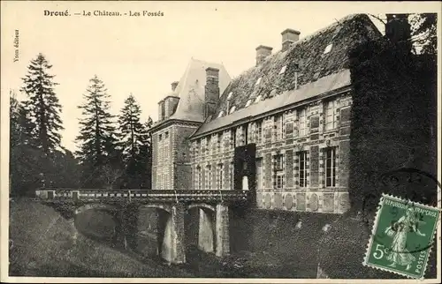 Ak Droué Loir-et-Cher, Château, Les Fossés