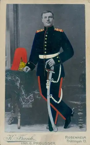 CdV K. Frank Rosenheim, Deutscher Offizier in Garde Uniform, Säbel, koloriert