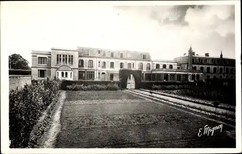 Ak Tournan en Brie Seine et Marne, Facade sur les Jardins, Fondation Pereire