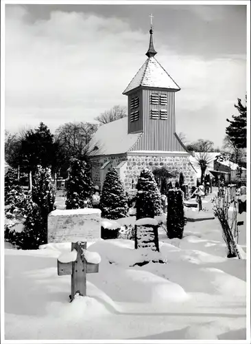 Foto Bert Sass Berlin Gatow, Kirche und Friedhof im Winter