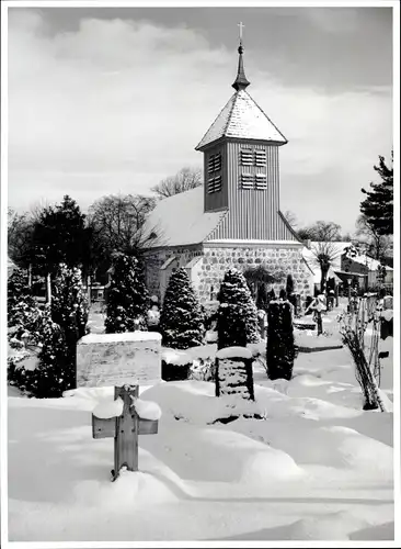 Foto Bert Sass Berlin Gatow, Kirche und Friedhof im Winter