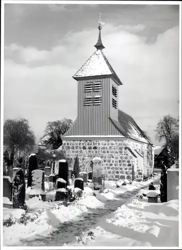 Foto Bert Sass Berlin Gatow, Kirche und Friedhof im Winter