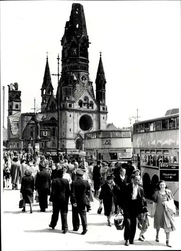 Foto Bert Sass Berlin Charlottenburg, Gedächtniskirche, Kriegszerstörungen, II. WK, BVG Busse