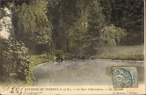 Ak Tournan en Brie Seine et Marne, La Cascade, Le Parc d'Hermières