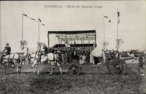 Ak Compiègne Oise, Fêtes de Jeanne d'Arc, Zuschauer