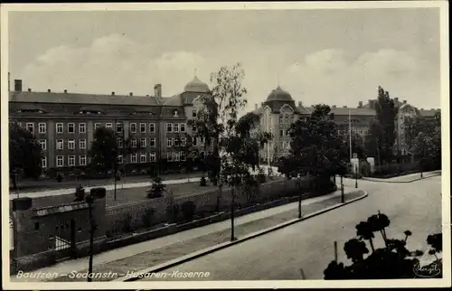 Ak Bautzen in der Oberlausitz, Sedanstraße, Husaren Kaserne