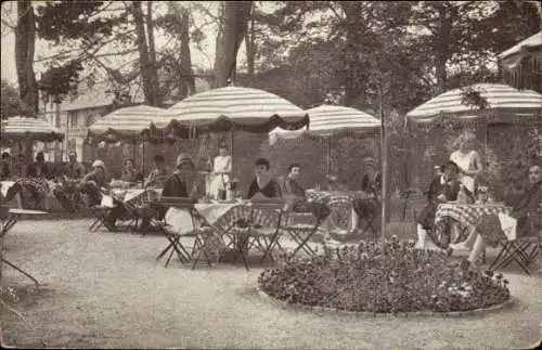 Ak Deauville Calvados, La Joyeuse, Pensin de Famille, Avenue de la Republique