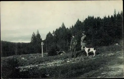 Ak Nesselgrunder Forst, An der Bergstraße, Jäger, Hund, Wald