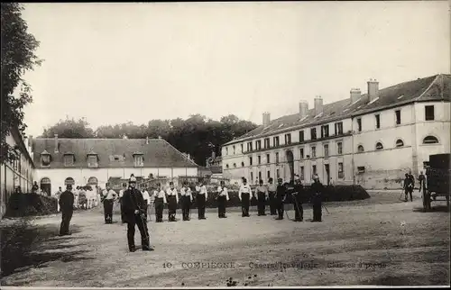 Ak Compiègne Oise, Kaserne, Apell, Infanterie