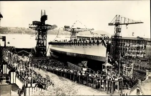 Foto Ak Deutsches Kriegsschiff, Deutschland, Panzerschiff, Stapellauf