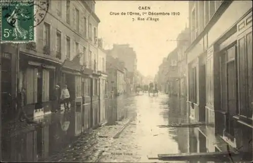 Ak Caen Calvados, Crue de l'Orne 1910, Rue d'Auge, Hochwasser