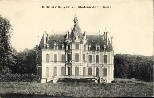 Ak Souday Loir et Cher, Château de la Cour, vue de face, pelouse