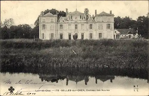 Ak Selles sur Cher Loir et Cher, Château des Nouies, vue de face, vu de l'eau