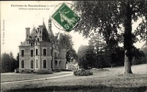 Ak Mondoubleau Loir et Cher, Environs, Château moderne de la Cour, vue extérieure, pelouse