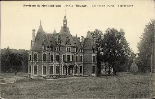 Ak Souday Loir et Cher, Chateau de la Cour, facade Nord, pelouse