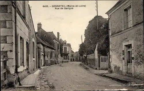 Ak Genneteil Maine et Loire, Rue de Savigné