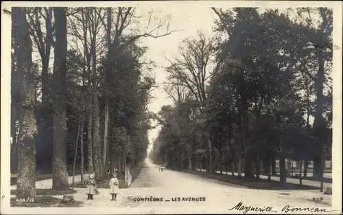 Ak Compiègne Oise, Les Avenues