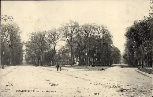 Ak Compiègne Oise, Les Avenues