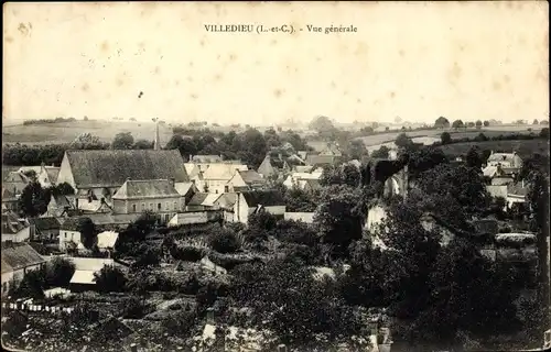 Ak Villedieu le Chateau Loir et Cher, vue générale du village, église