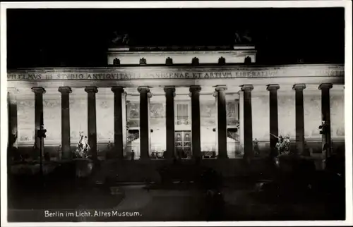 Ak Berlin Mitte, Altes Museum, beleuchtet, Berlin im Licht