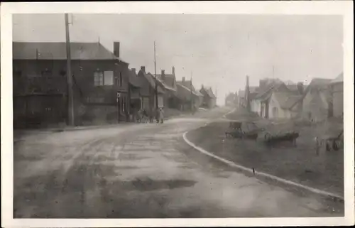 Foto Ak Quinquempoix Oise, La Rue Principale