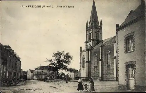 Ak Freigne Maine et Loire, Kirche, Kirchplatz