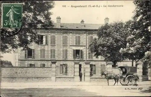 Ak Argenteuil Val d'Oise, La Gendarmerie, Kutsche