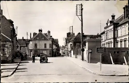 Ak Bray sur Seine Seine et Marne, l'Entrée de la Ville