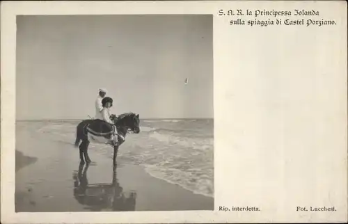 Ak Principessa Jolanda sulla spiaggia di Castel Porziano