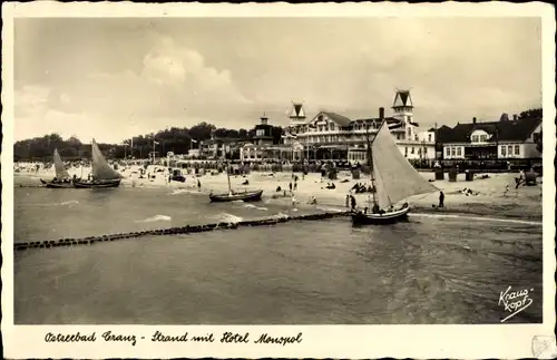 Ak Selenogradsk Cranz Ostpreußen, Strand, Hotel Monopol, Segelboote