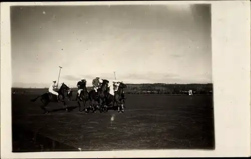 Foto Ak Männer beim Polospiel, Pferde