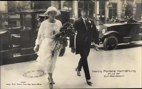 Ak Schauspielerin Henny Porten, Vermählung 1921, Zum Standesamt