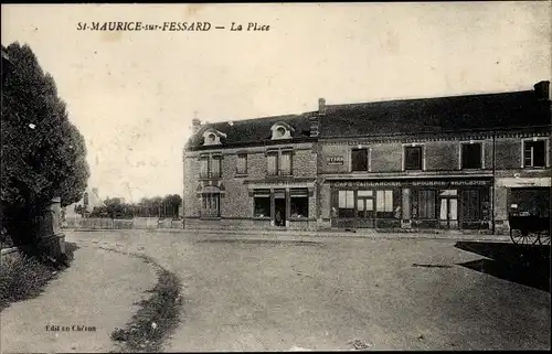 Ak Saint Maurice sur Fessard Loiret, La Place