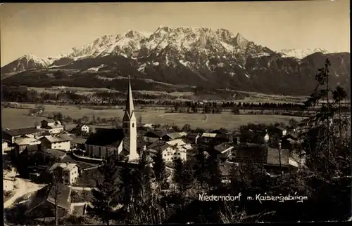 Ak Niederndorf in Tirol, Panorama, Kirche, Kaisergebirge